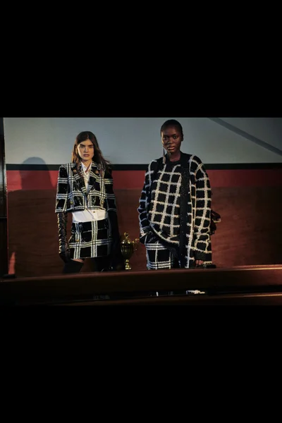 Look 69